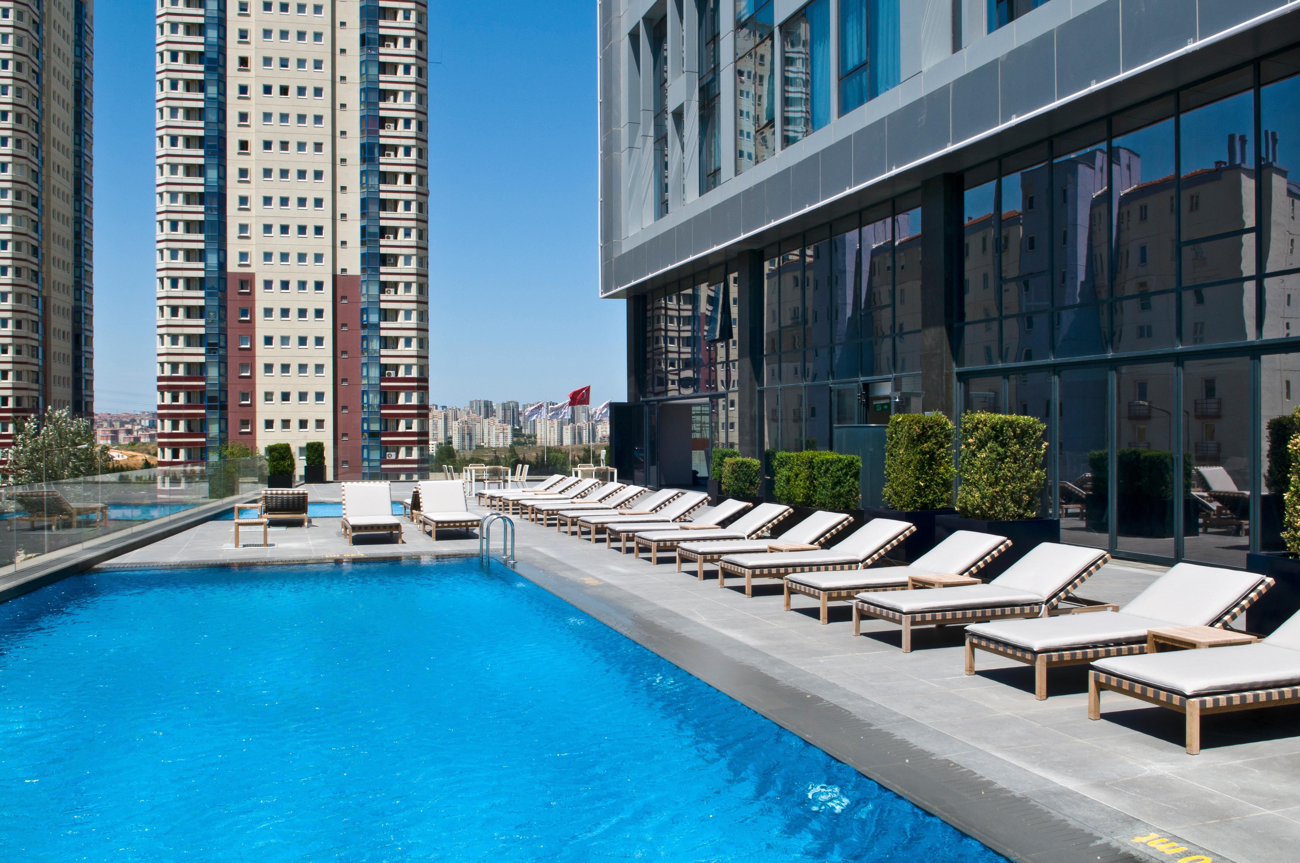 Radisson Blu Hotel Istanbul Asia Luaran gambar Pool