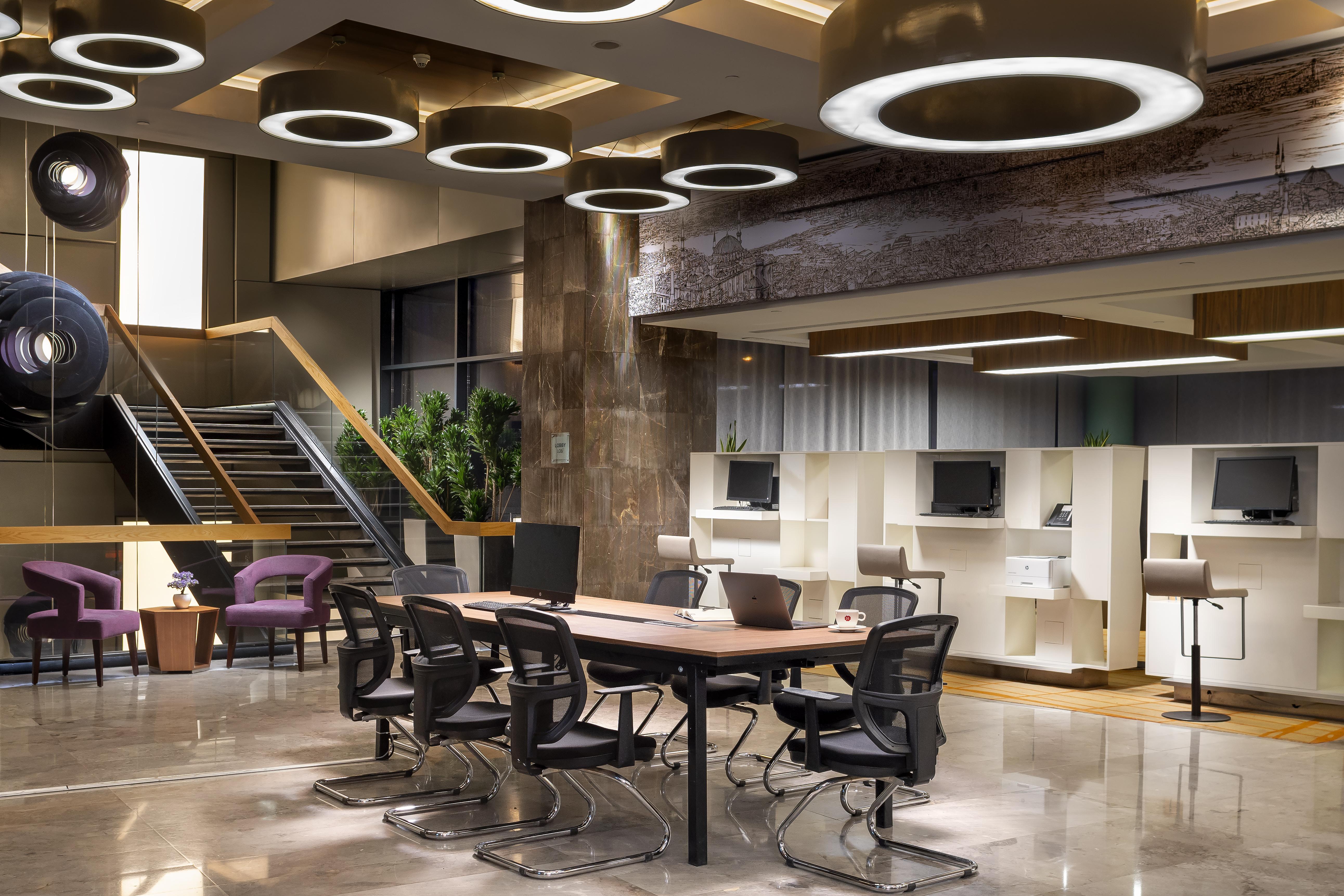 Radisson Blu Hotel Istanbul Asia Luaran gambar Library