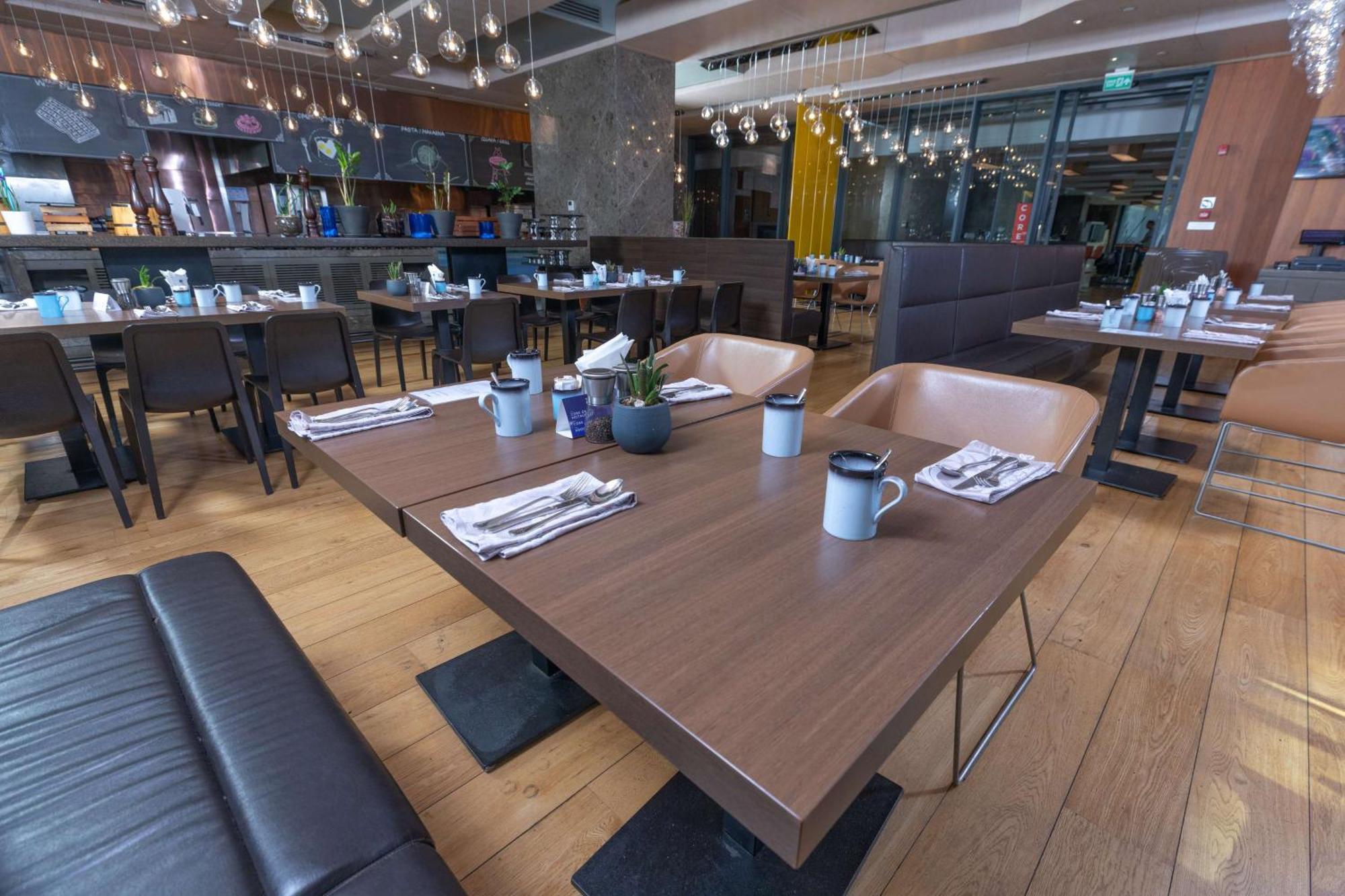 Radisson Blu Hotel Istanbul Asia Luaran gambar The interior of the restaurant